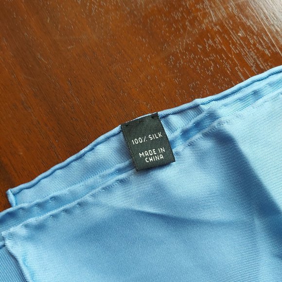 New Jos. A. Bank Light Blue Gentleman's Silk Pocket Square - Picture 5 of 7
